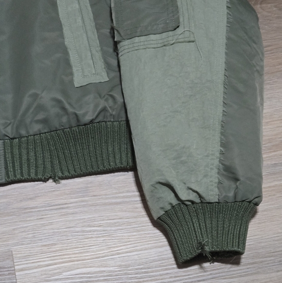 NWT Zara Water Repellent Distressed Boxy Bomber Jacket Size L - Picture 3 of 12